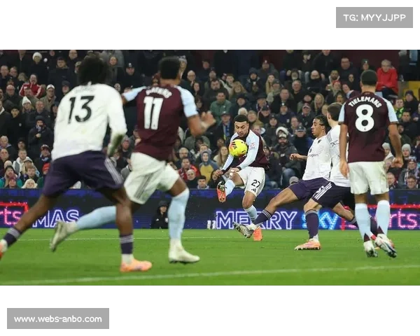 维拉2-1曼联，罗杰斯兜射制胜梅开二度